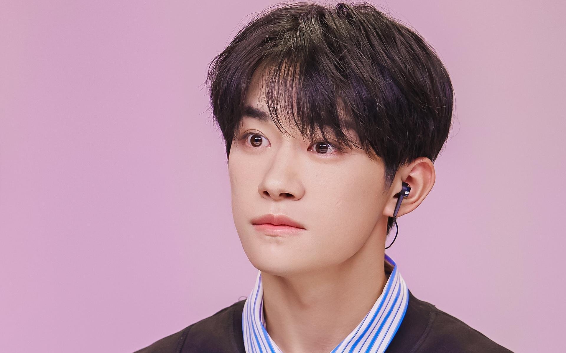 开云·体育官网-200蝶争锋 乌兰多水中飞翔