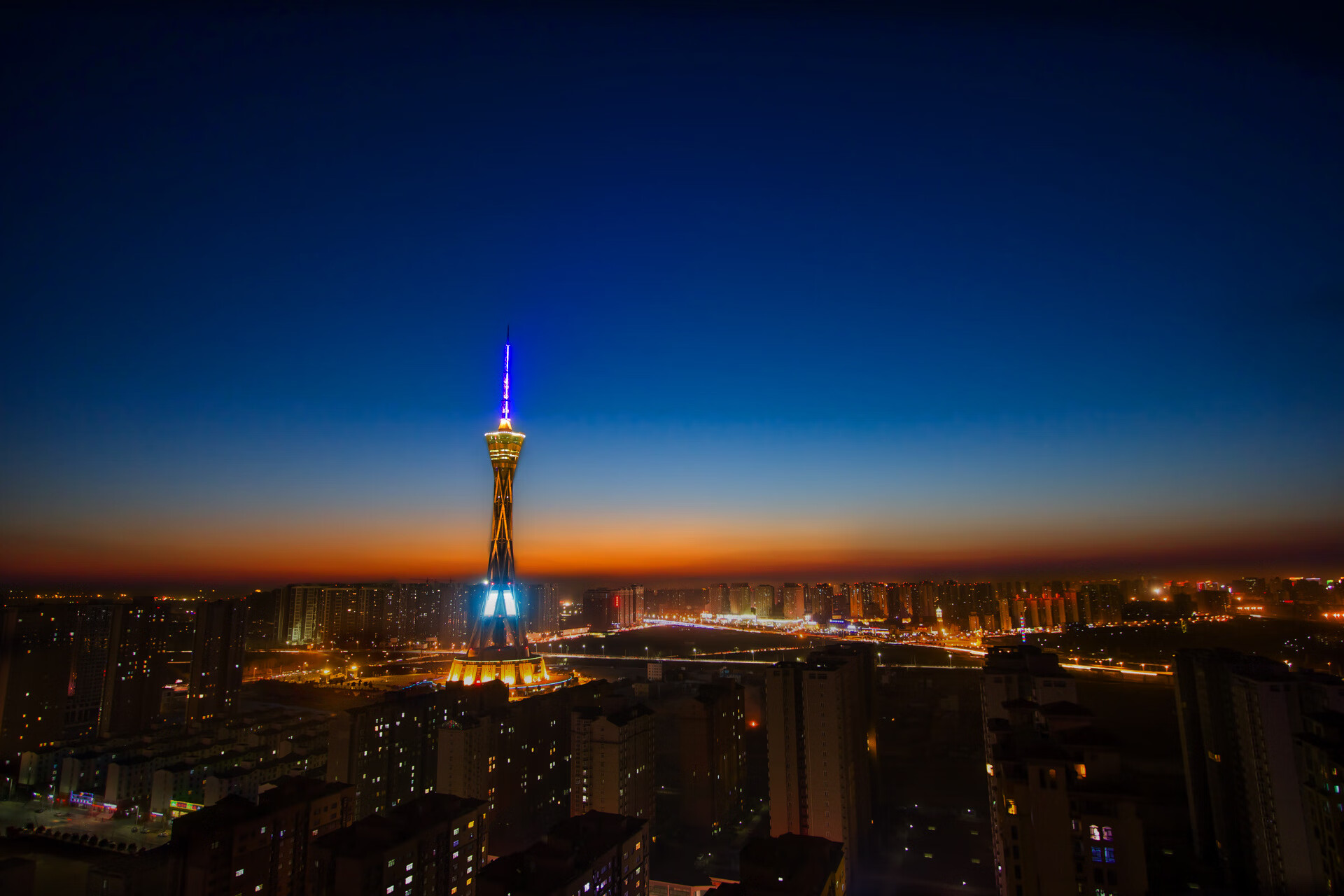 塔特的稳定发挥，帮助袋鼠队在橄榄球锦标赛中高居榜首